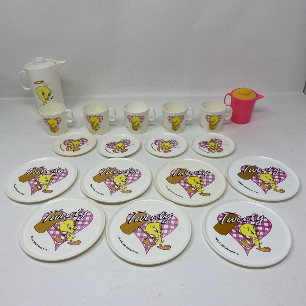 1996 Warner Bros Tweety Bird Childrens Small Plastic Dishes Play Set Vintage